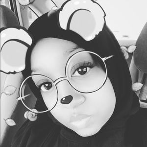 Meet your Posher, Aisha